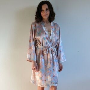 Diamond Tea Sz S Vintage Union Made Floral Satin Short Robe